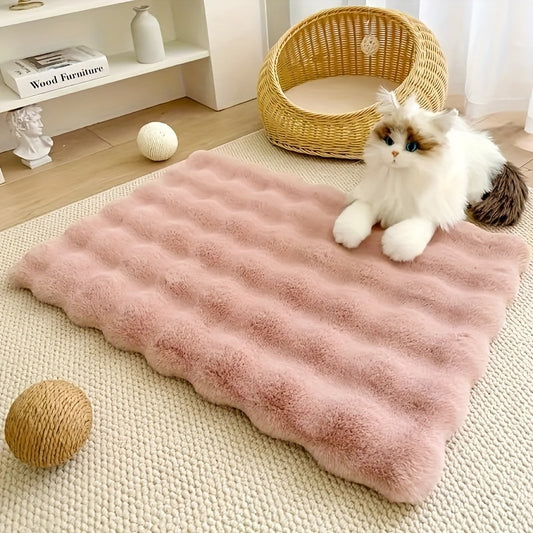 Luxurious Faux Rabbit Fur Pet Mat: Winter Comfort for Your Furry Friend