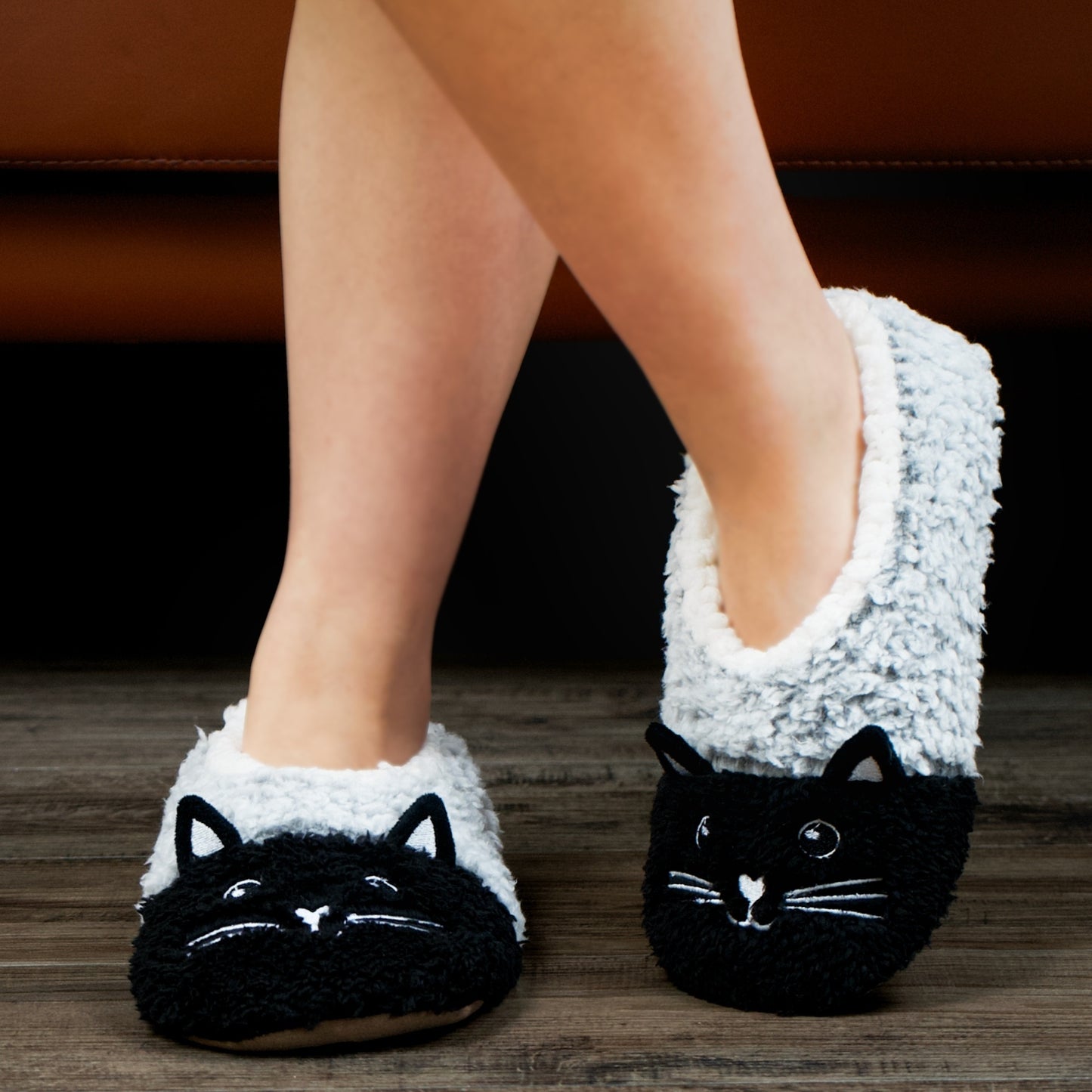 Women's Cute Cartoon Cat Design Slippers