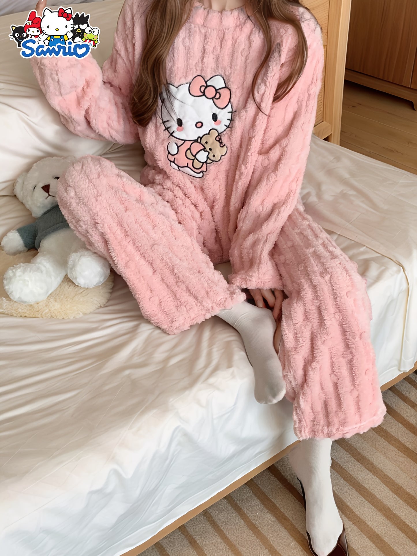 Hello Kitty Plush Pajama Set – Cozy Loungewear for Fall & Winter