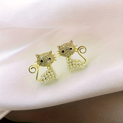 Adorable Imitation Pearl Cat Design Stud Earrings – Elegant Simplicity for Daily Wear