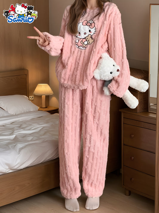 Featuring a charming embroidered Hello Kitty design, this loungewear set is a must-have for for chilly days