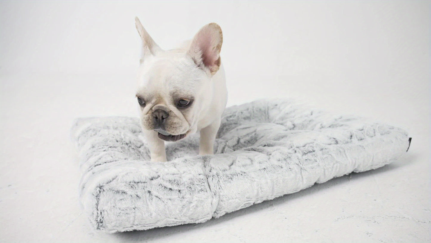 Bulldog & Labrador Haven – Cozy Fur Medium Dog Bed