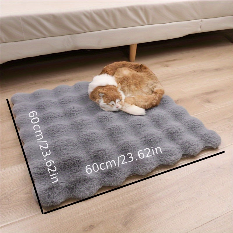 Luxurious Faux Rabbit Fur Pet Mat: Winter Comfort for Your Furry Friend