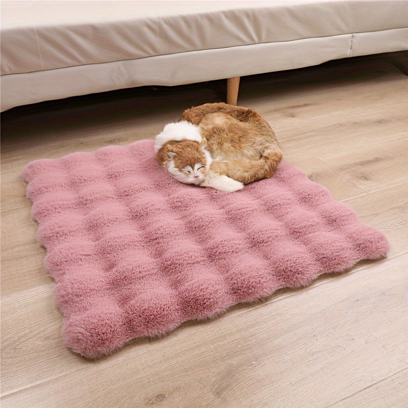 Luxurious Faux Rabbit Fur Pet Mat: Winter Comfort for Your Furry Friend