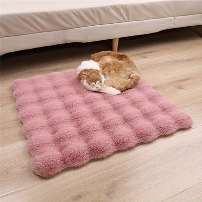 Luxurious Faux Rabbit Fur Pet Mat: Winter Comfort for Your Furry Friend