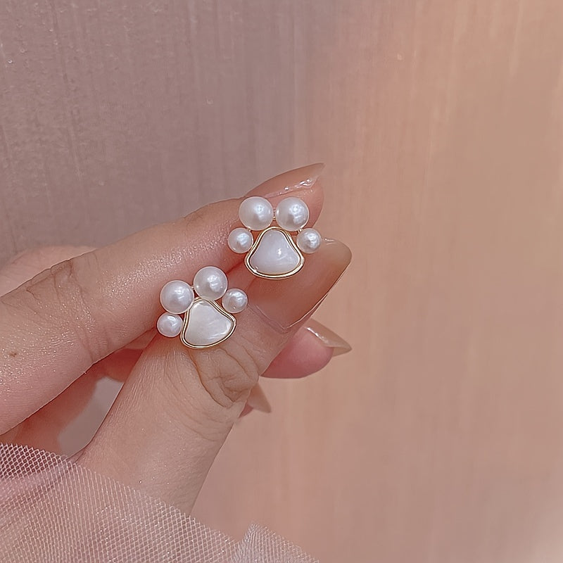 Chic Faux Pearl Cat Paw Stud Earrings – A Perfect Blend of Elegance and Playfulness