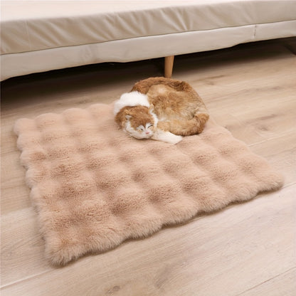 Luxurious Faux Rabbit Fur Pet Mat: Winter Comfort for Your Furry Friend