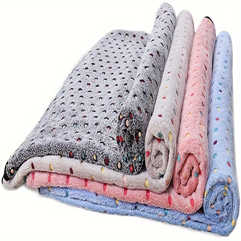 Cozy Coral Fleece Pet Blanket – Soft Flannel Bed Cover for Dogs & Cats